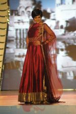 Mandira Bedi at Manish malhotra show for save n empower the girl child cause by lilavati hospital in Mumbai on 5th Feb 2014